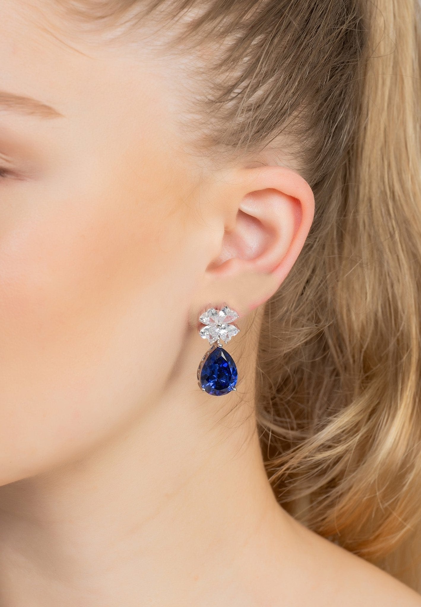Victoria Teardrop Tansanit Ohrringe aus 925 Sterling Silber | Simulierte Diamanten | Eleganter Schmuck von LevarJewelz