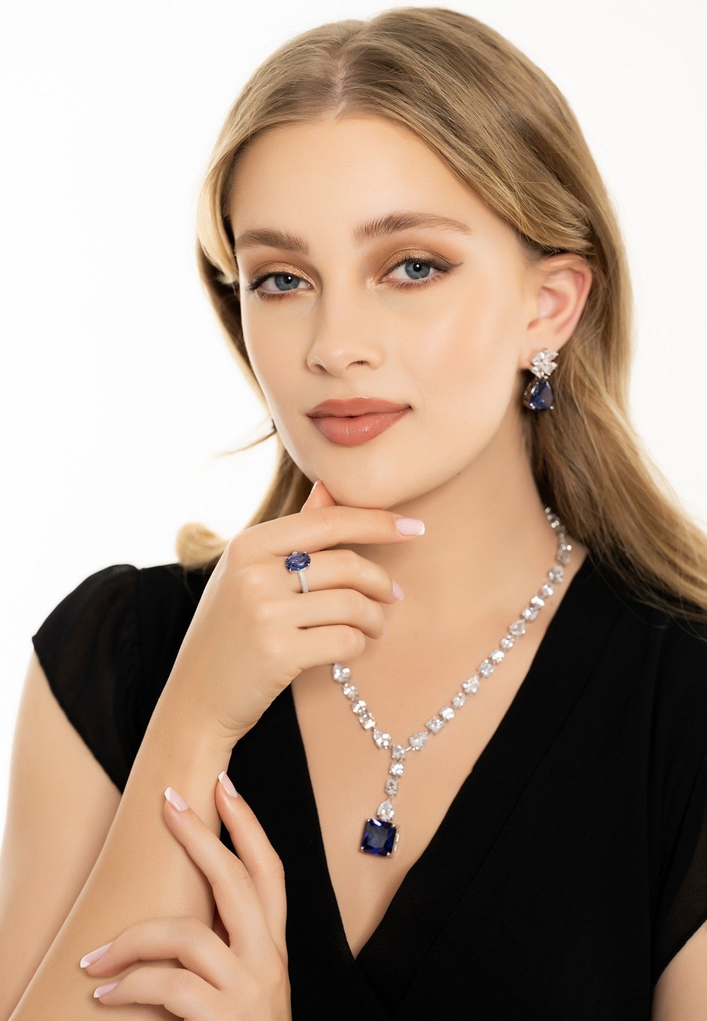 Victoria Teardrop Tansanit Ohrringe aus 925 Sterling Silber | Simulierte Diamanten | Eleganter Schmuck von LevarJewelz