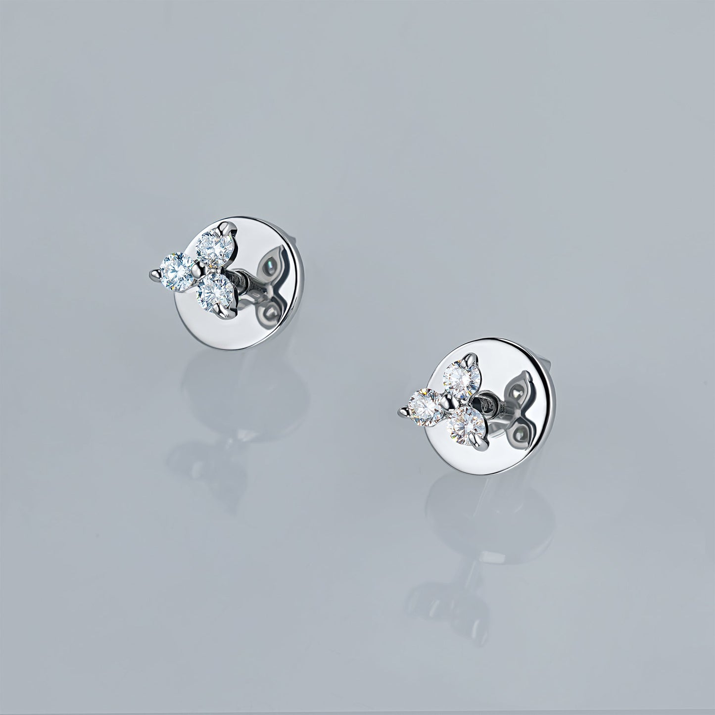 Ohrstecker aus Sterlingsilber mit 6 Diamanten im Rundschliff – Luxusschmuck von LevarJewelz