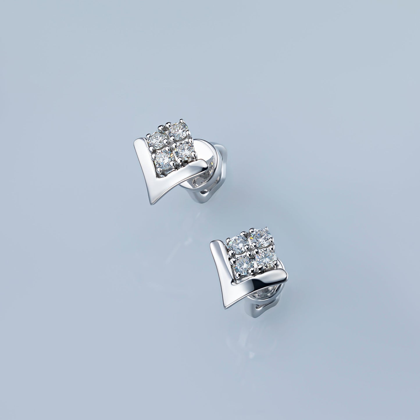 Ohrstecker aus Sterlingsilber mit 8 Diamanten im Rundschliff – Eleganter Schmuck von LevarJewelz