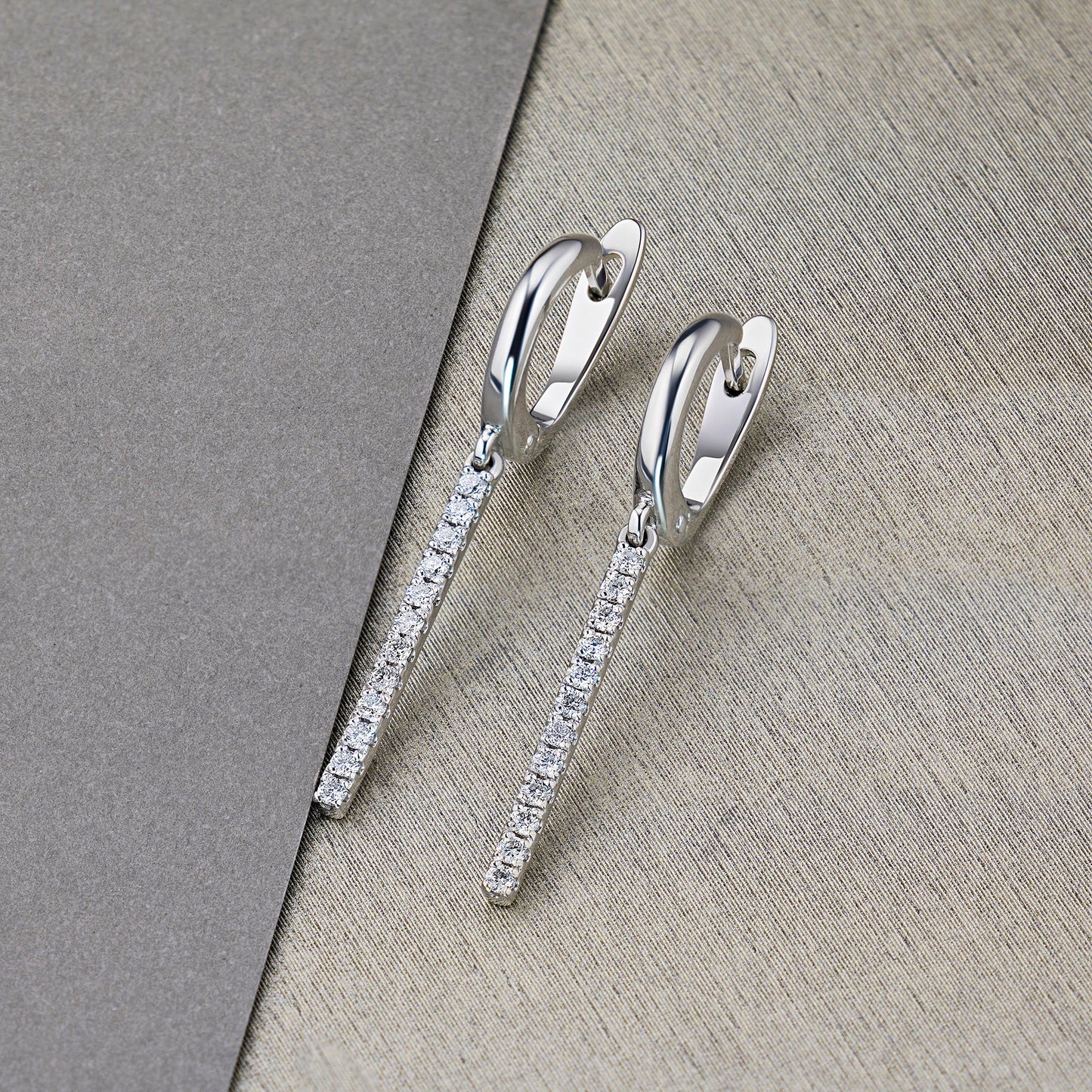 Elegante Sterling-Silber-Ohrringe mit 24 runden Labordiamanten – Luxusschmuck von LevarJewelz