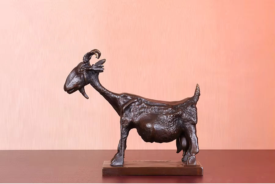 Picasso Ziege Bronze Skulptur mit Marmorsockel – 25cm künstlerische Ziegenstatue für Zuhause und Büro Dekoration von LevarJewelz