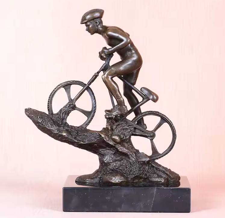 Bronzestatue Mountainbiker – Echte Bronzeskulptur eines männlichen Fahrers auf Marmorsockel | Fahrradfahrerfigur für Zuhause & Büro