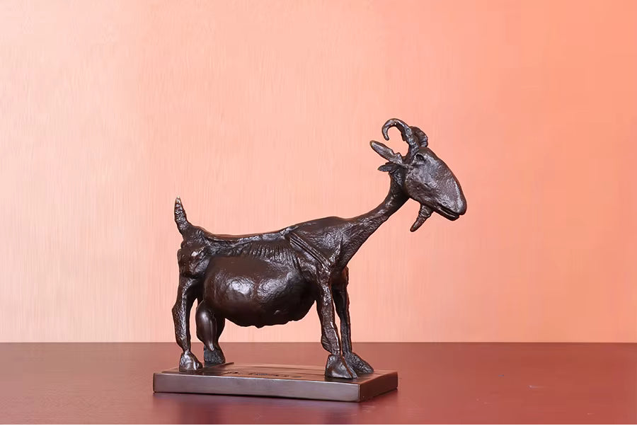 Picasso Ziege Bronze Skulptur mit Marmorsockel – 25cm künstlerische Ziegenstatue für Zuhause und Büro Dekoration von LevarJewelz