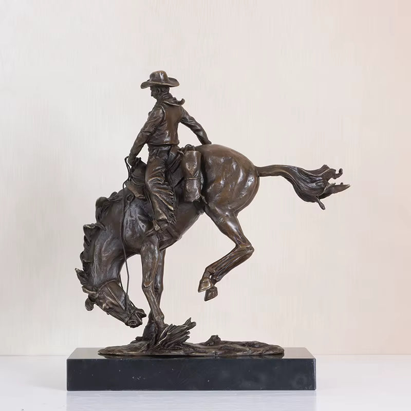 Bronze Western Cowboy Reiterstatue Skulptur – Bronze-Kunst im Frederic Remington Stil für Heim- und Bürodekoration