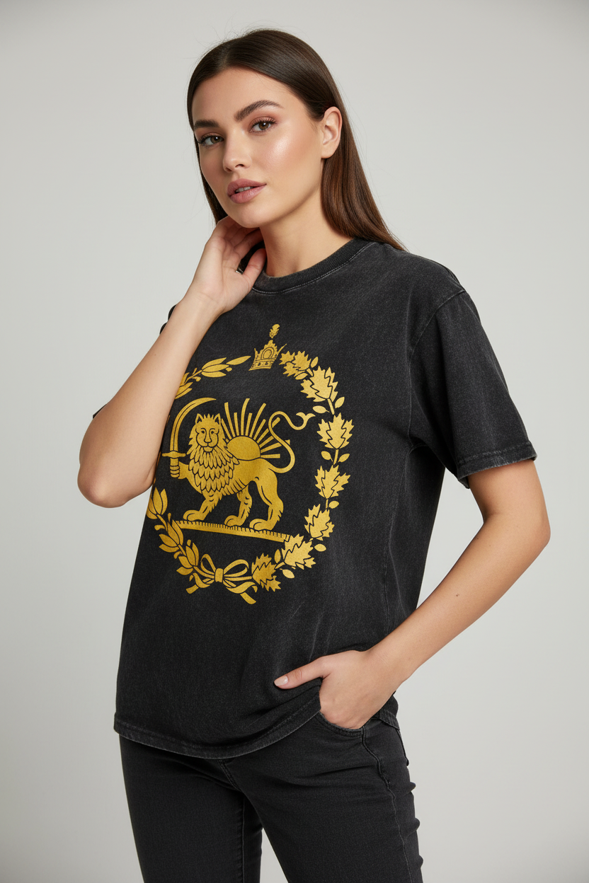 Vintage Iraans embleem T-shirt – Cultureel erfgoed streetwear van LevarJewelz