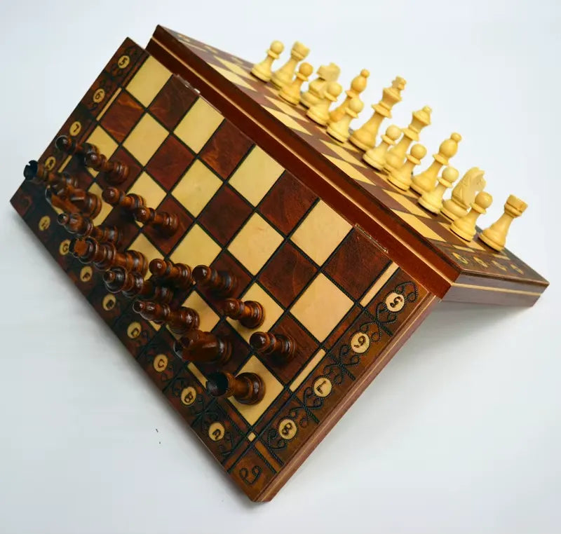 Opvouwbare 3-in-1 Houten Schaakset met Magnetisch Bord – Schaak, Dammen & Backgammon Reisspel (Meerdere Maten) van LevarJewelz