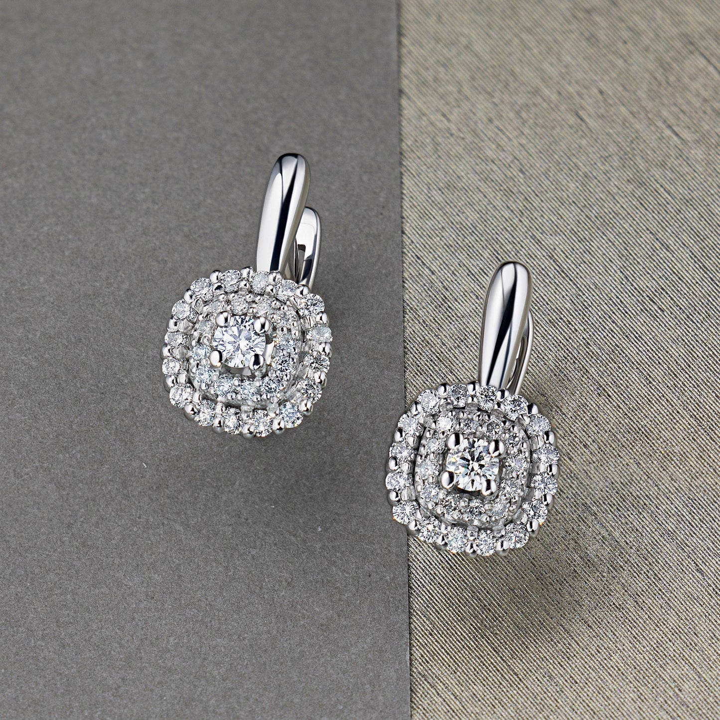 Luxusschmuck von LevarJewelz – 14 Karat Weißgold-Ohrringe mit Diamanten im Rundschliff für Damen 